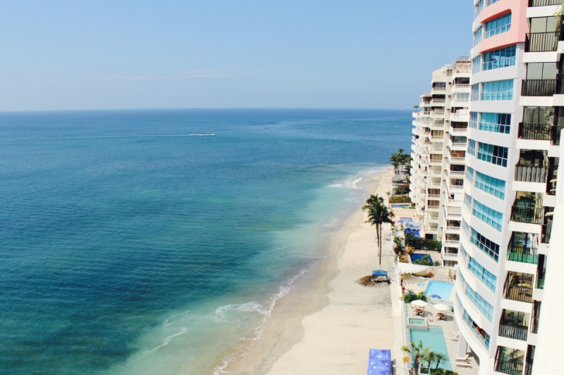 chambre-hote-ILONSE-min_beach_ocean_shore_hotel_palm_tree-33726